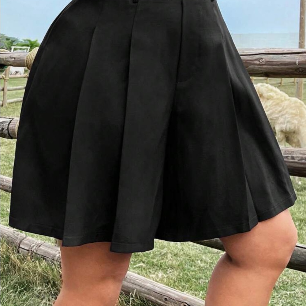 SHEIN Black Pleated Women's Skorts